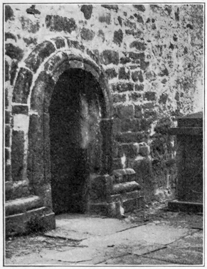 Abbildung 152. Dielmissen, Eingang der Kirche.
